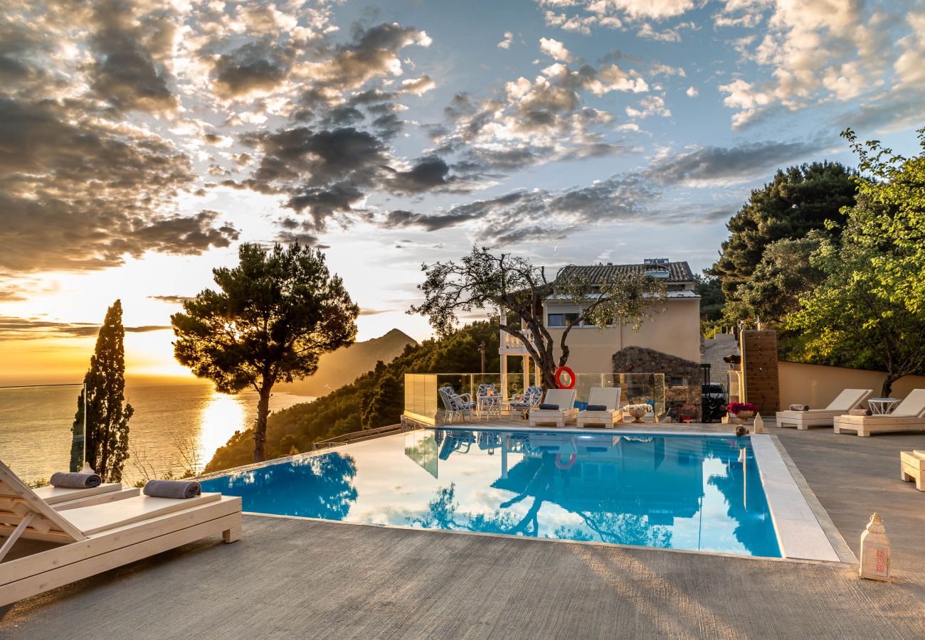 Villa in Kontogialos - Ocean View Luxury Villa Nefeli