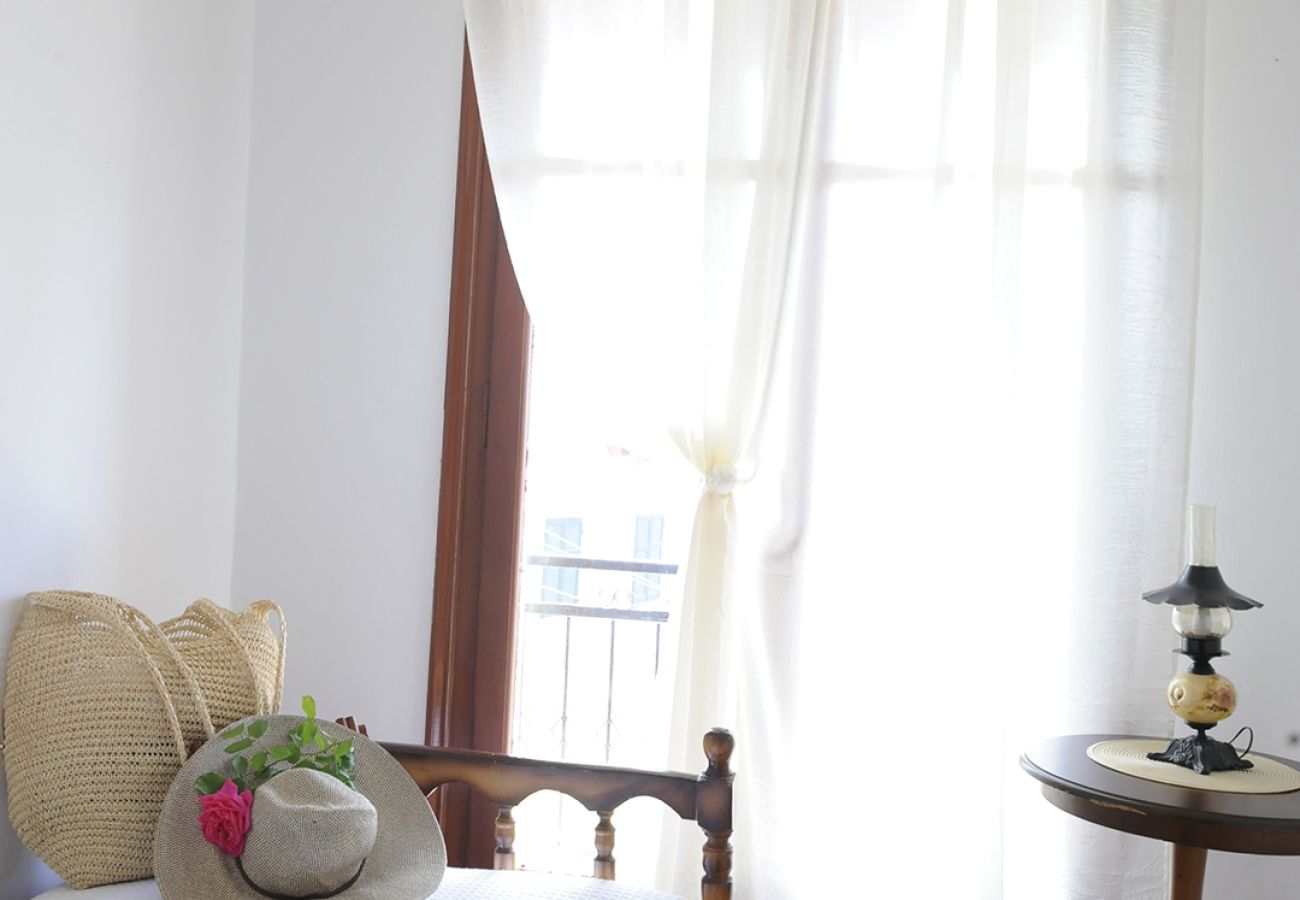 House in Antiperni - Traditional Greek Maisonette in Antiperni village