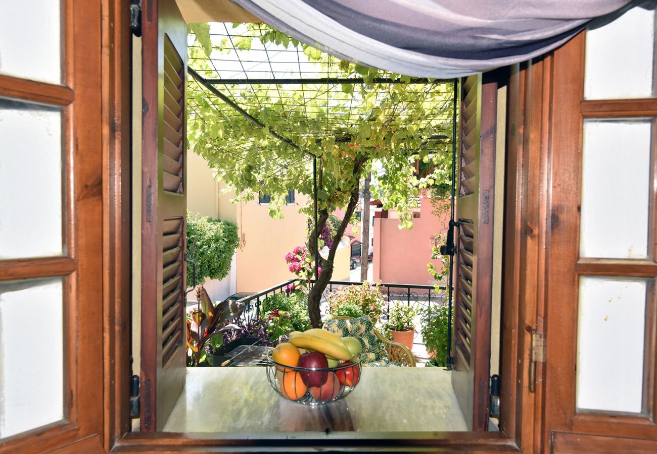 House in Antiperni - Traditional Greek Maisonette in Antiperni village