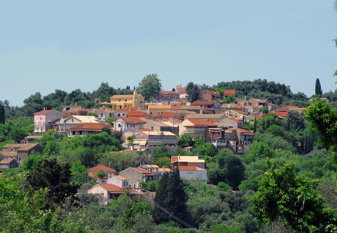 House in Antiperni - Traditional Greek Maisonette in Antiperni village